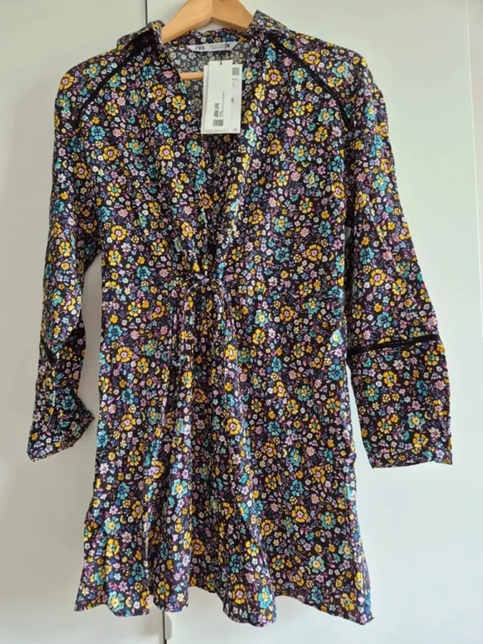 Robe d'été ZARA Taille S 36 fleuries manches longues neuve