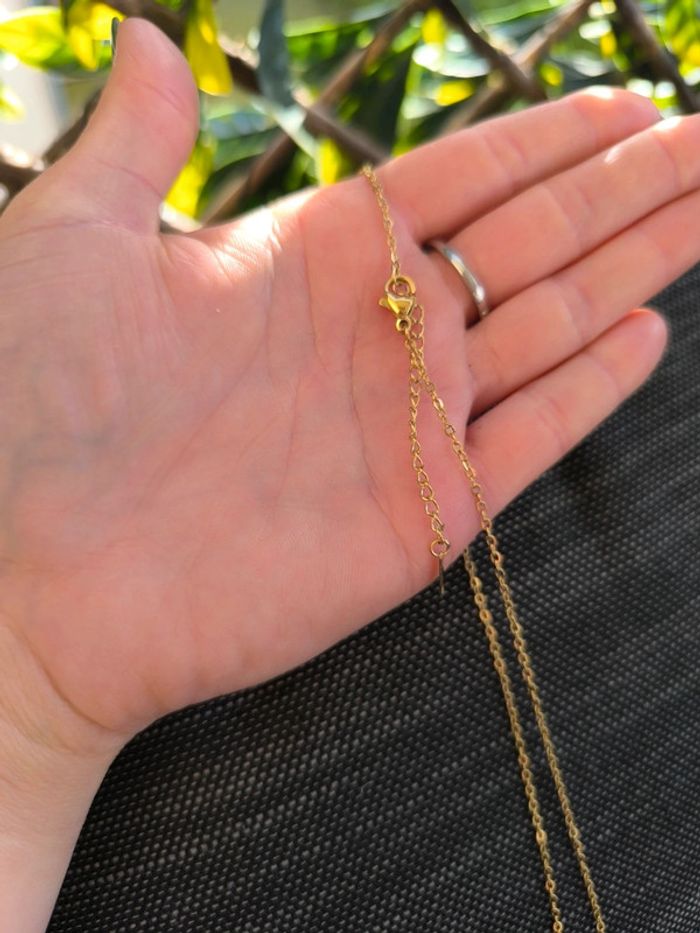 Collier lettre L , acier inoxydable, neuf doré , idée cadeau - photo numéro 3