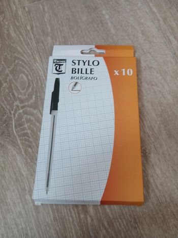 Étui de stylos bille neufs