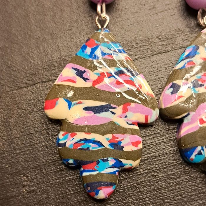 Boucles d'oreilles pendante en pâte polymere multicolore - photo numéro 6
