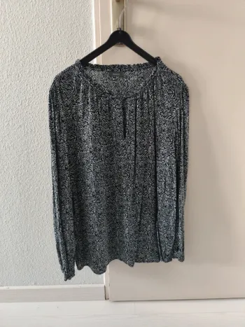 Blouse noir et blanc T46
