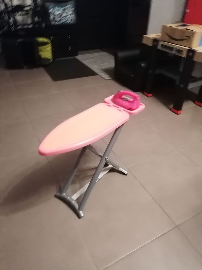 Table a repasser avec son fer