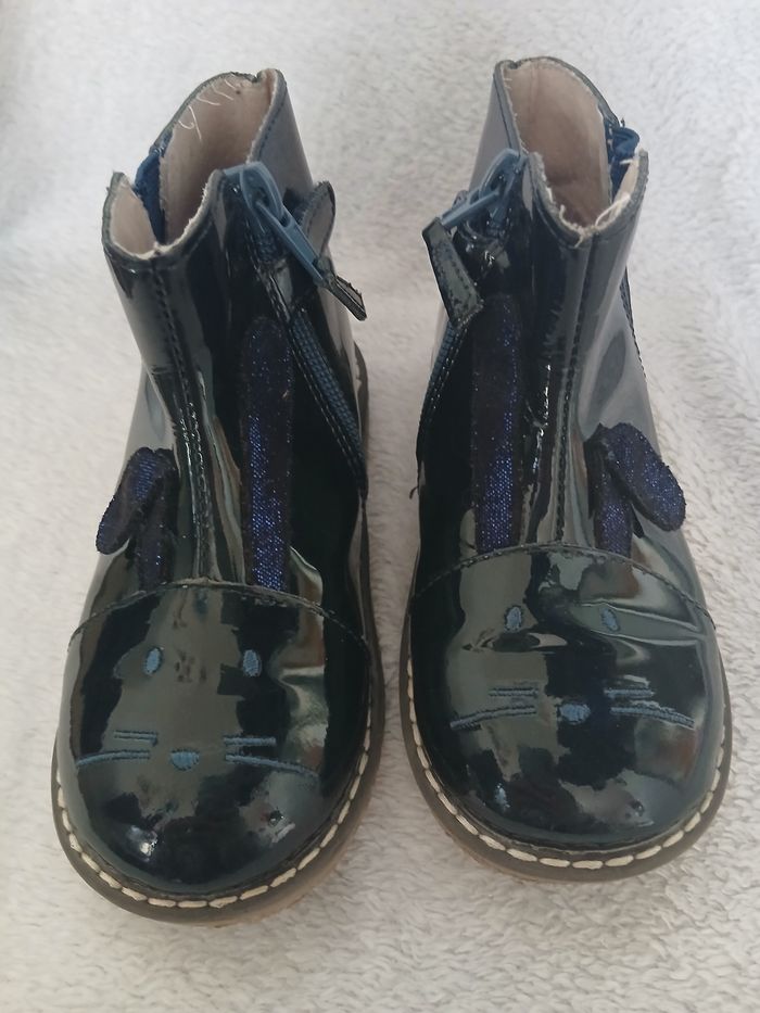 Jolies bottines vernies bleu pointure 25 - photo numéro 3