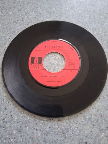 The Beatles " hello goobye" 45 tours vinyle