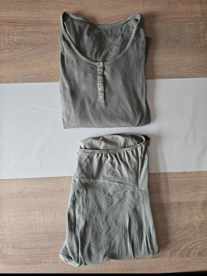 Ensemble pyjama maternité vert pastel