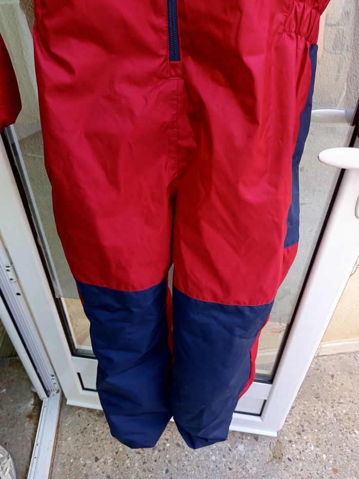 Combinaison de ski Wedze rouge et bleu – chaud et imperméable
14 ans / 164 cm·Très bon état·Decathl - photo numéro 4