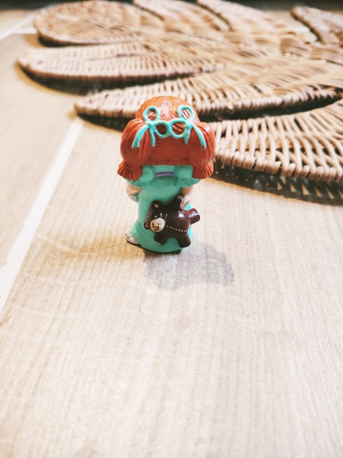 🧸Figurine Cabbage petite fille rousse pyjama bleu et nounours année 1984 marque Cabbage Patch kids - photo numéro 2
