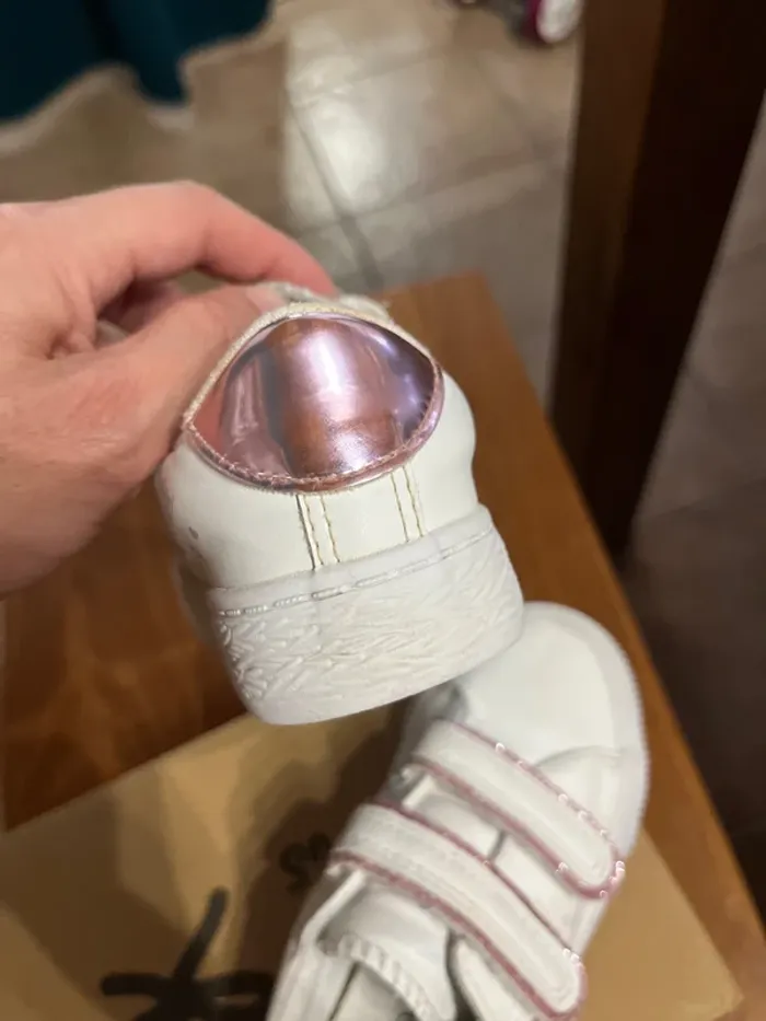 Basket taille 26 blanche et violette - photo numéro 5