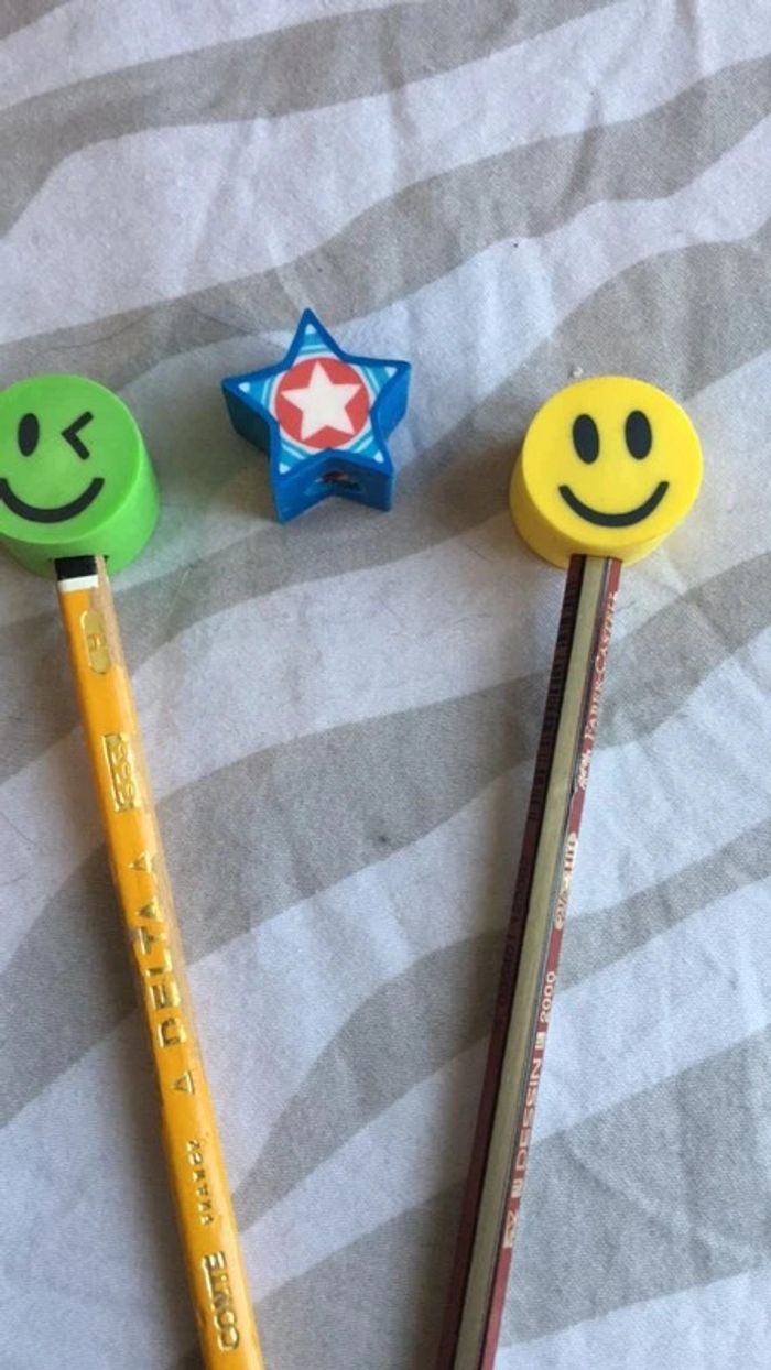 Lot de 3 gommes à mettre au bout du crayon Neuves
