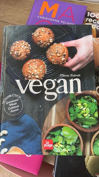 Livre VEGAN de Marie Laforet