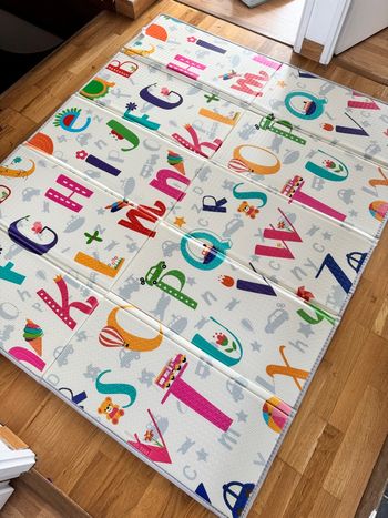 Tapis bébé en mousse pliable et réversible 