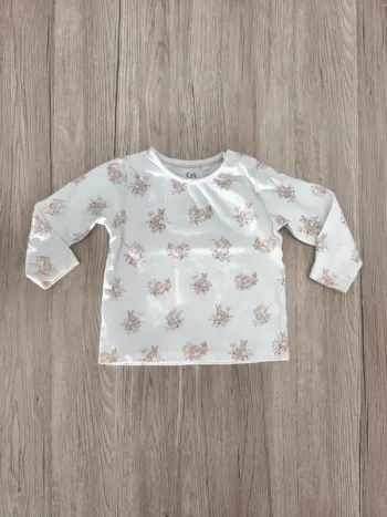 T-shirt blanc avec petits lapins