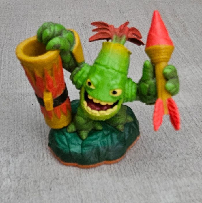 Figurine skyscanner giant zook