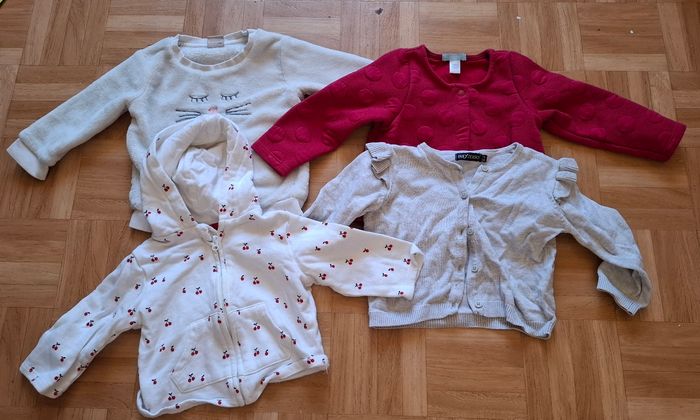 Lot vêtements fille 12 mois - photo numéro 5