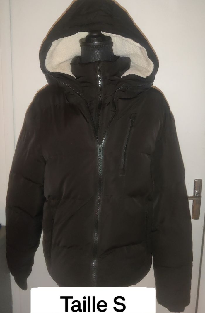 Doudoune polaire a capuche