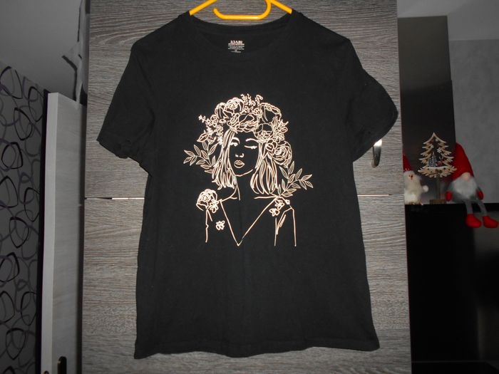 Tee-shirt, taille: M (correspond à du 38) à 0,50 EURO