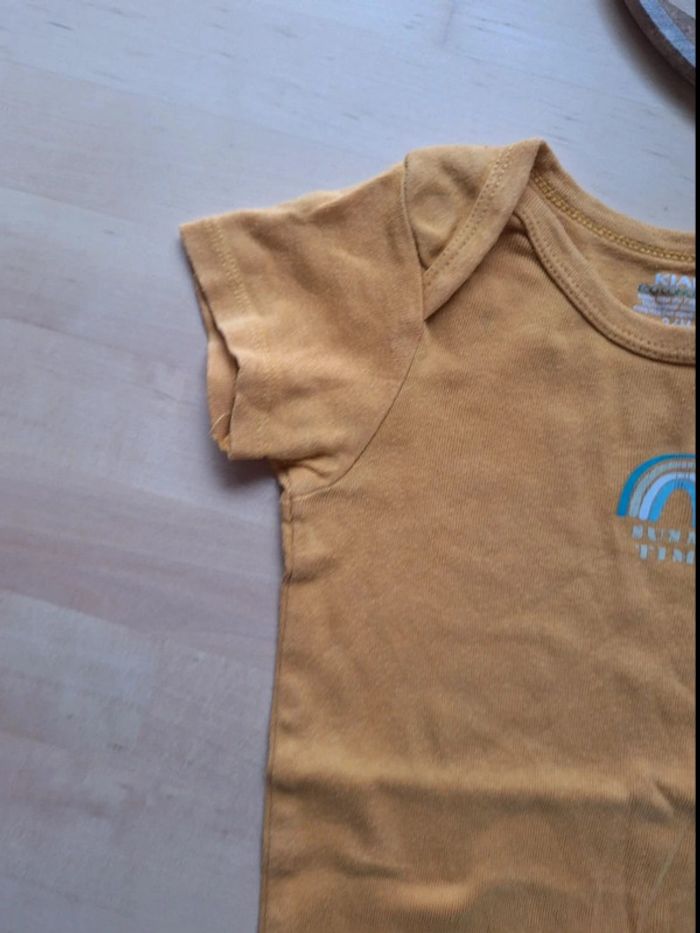 Bodies manches courtes taille 24 mois Marque Kiabi Très bon état - photo numéro 4