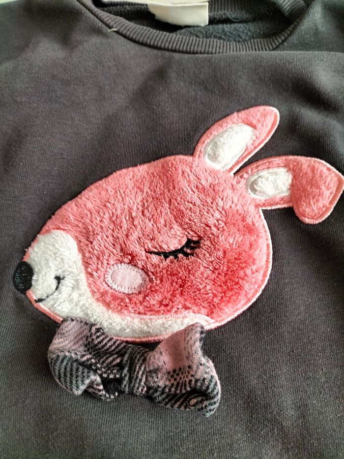 🖤 Sweat lapin duveteux noir - 9/10 ans (134-140cm) - LC Waikiki - Très bon état 🖤 - photo numéro 2