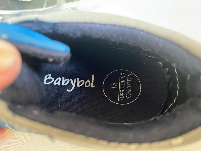 Chaussures et chaussons bébé, taille 18 - 19 - photo numéro 2