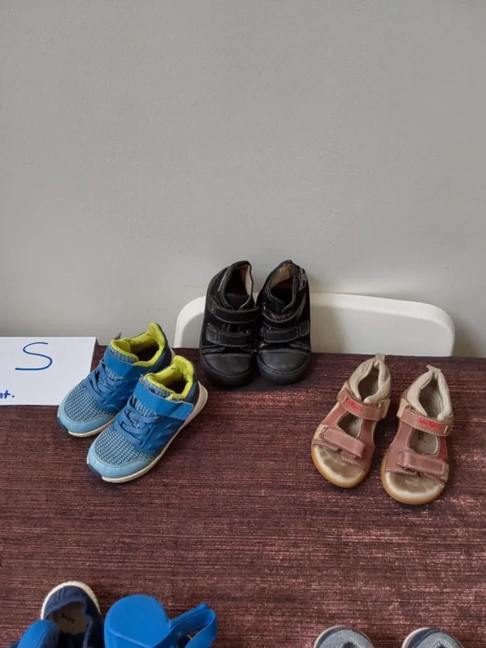 Lot chaussures taille 22