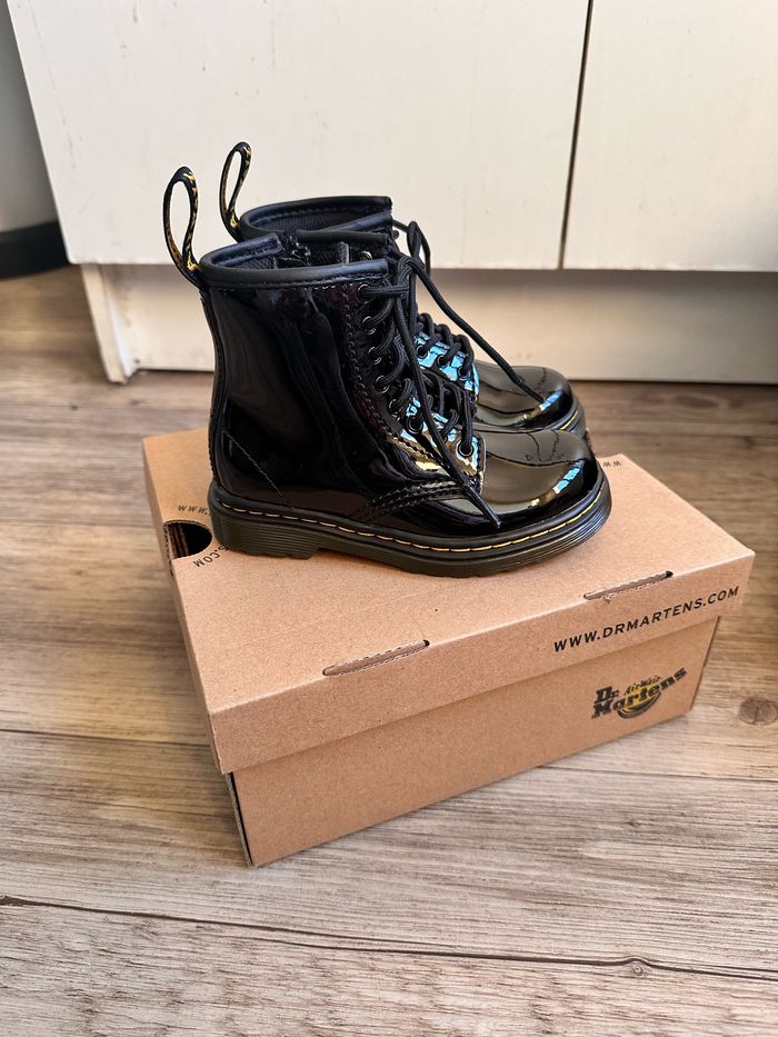 Bottines vernies noir dr Martens taille 24 - photo numéro 2