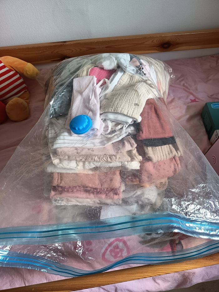 Lot fille vêtements, bodys,  pyjamas 3 mois - photo numéro 10