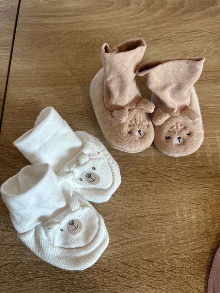 Lot 2 paires de chaussons naissance