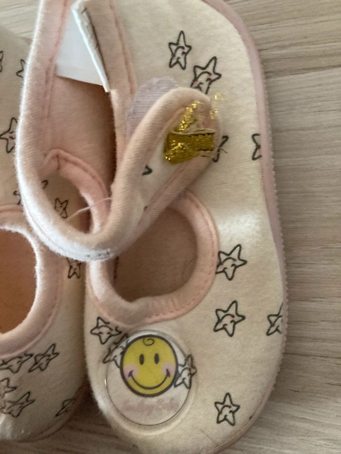 Chaussons fille taille 21 – Très bon état, peu portés, ultra mignons ! - photo numéro 2