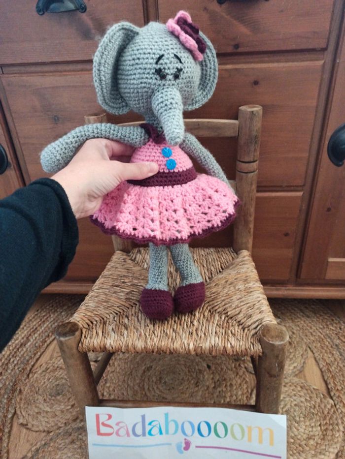 peluche madame éléphant crochet fait main - photo numéro 2