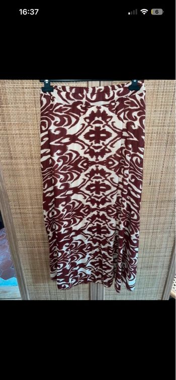 Jupe longue plissée crème à motifs bordeaux easy clothes 