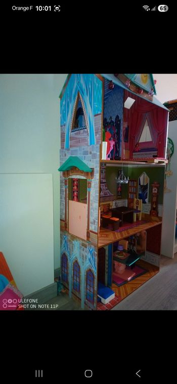 Maison de poupees/barbie et accessoires