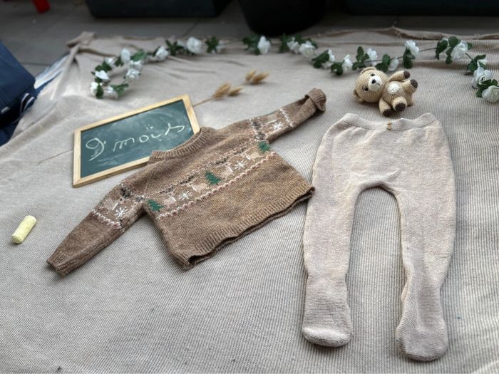 Ensemble neutre 9mois (beige mom) compsoe d’un pull kiabi et pantalon a pied vert baudet - photo numéro 3