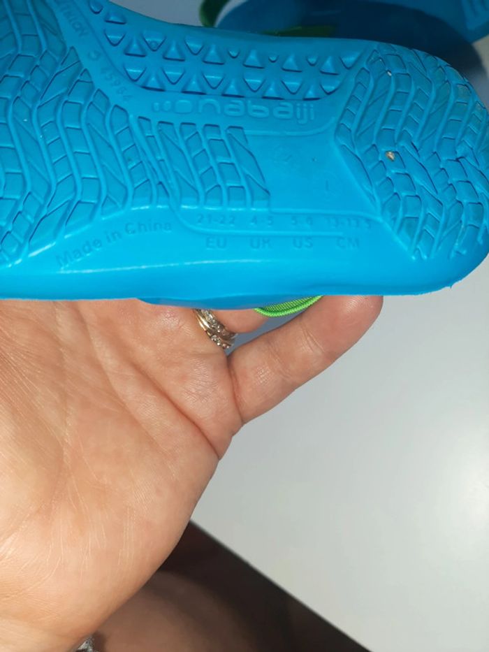 Sandales de piscine taille 21/22 - photo numéro 2