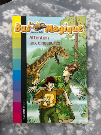Livre Le Bus Magique Attention aux dinosaures