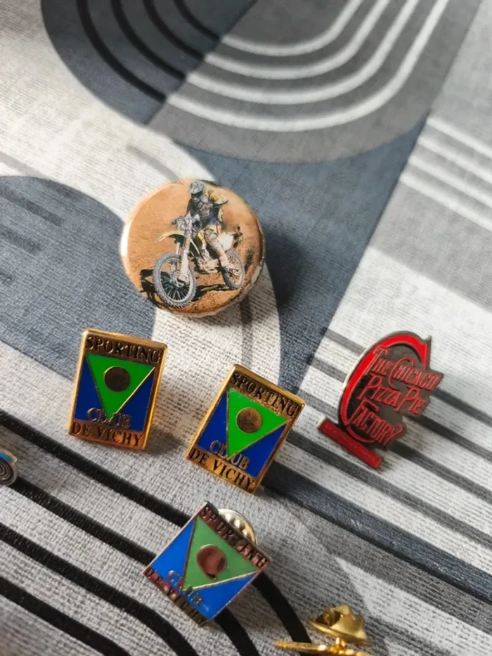 Lot pin's - photo numéro 4