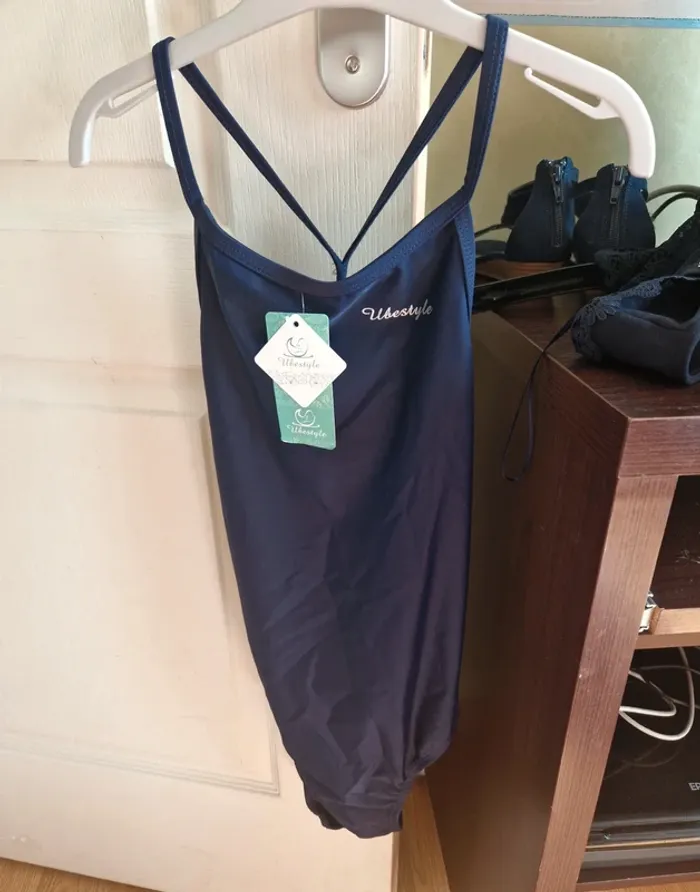 Maillot de bain Ubestyle taille 32 neuf avec étiquette