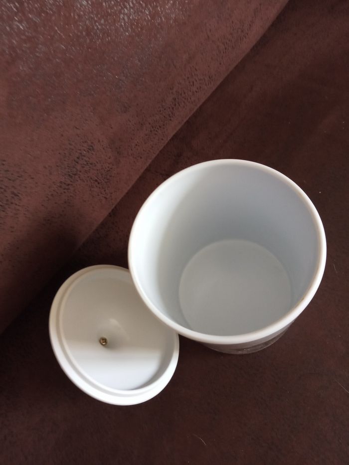 Vaisselle en plastique pour enfants (Gobelet avec son couvercle) - photo numéro 3