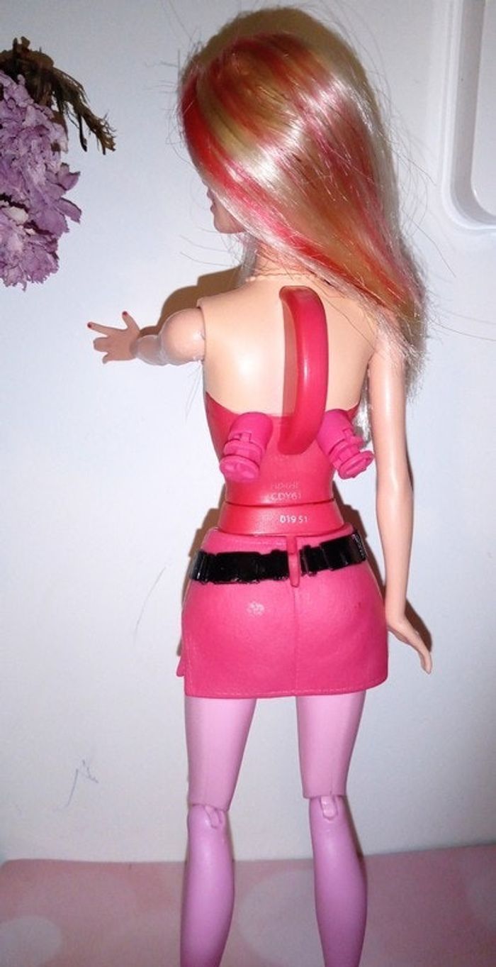 Barbie (n°22)rose super héroïne - photo numéro 4