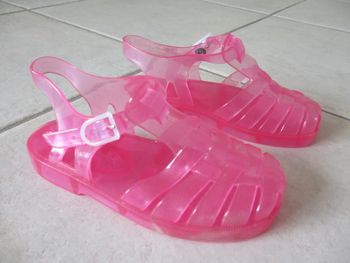 Sandalettes de plage en plastique – Pointure 26