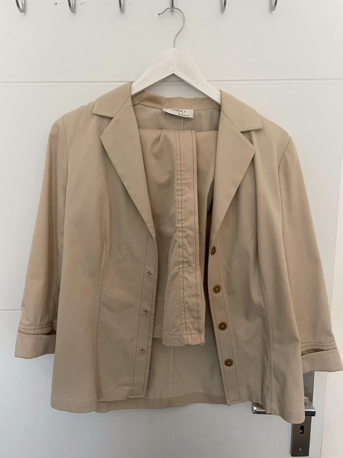 Costume beige
