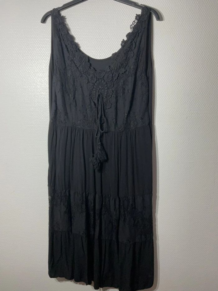 Robe en dentelle femme taille unique (38-42)- new sunshine - neuve avec étiquette