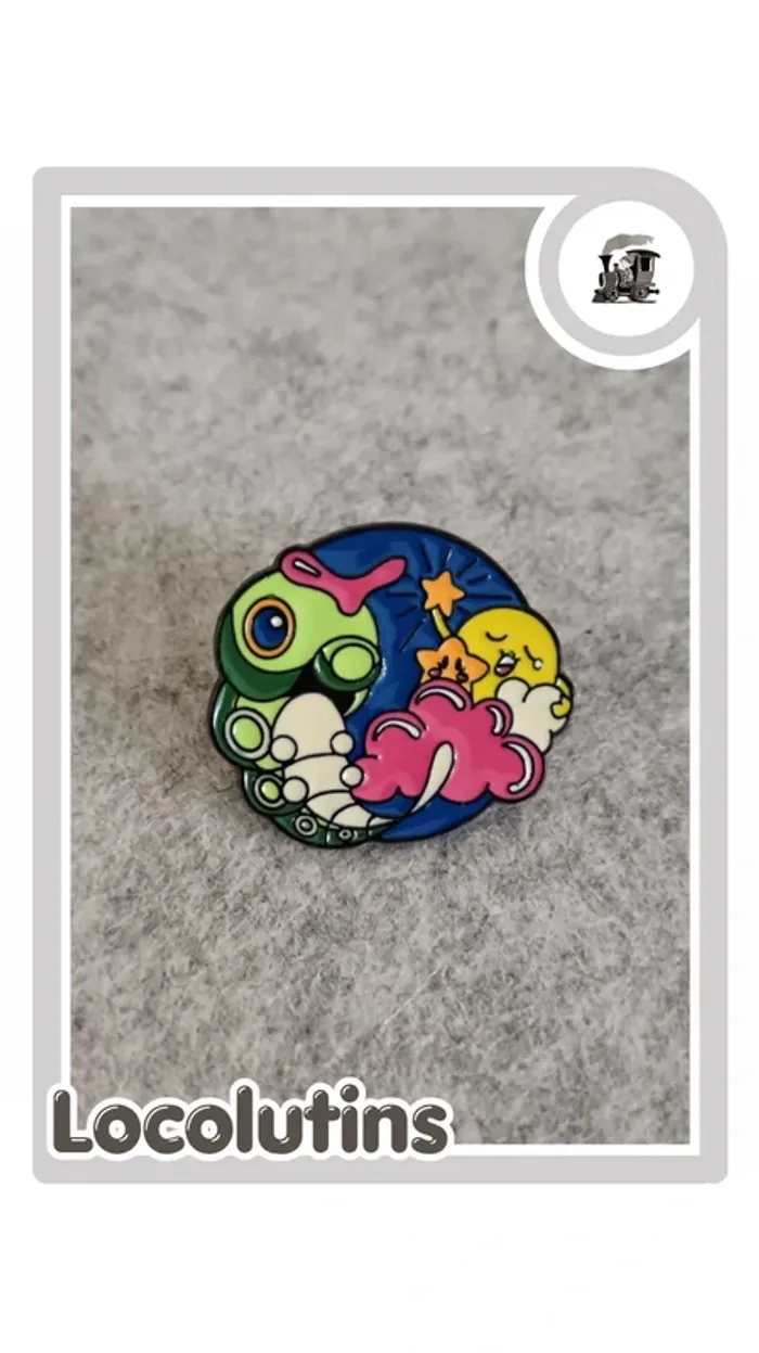 🚂 Pin’s ▪ Chenipan stylisé kawaii