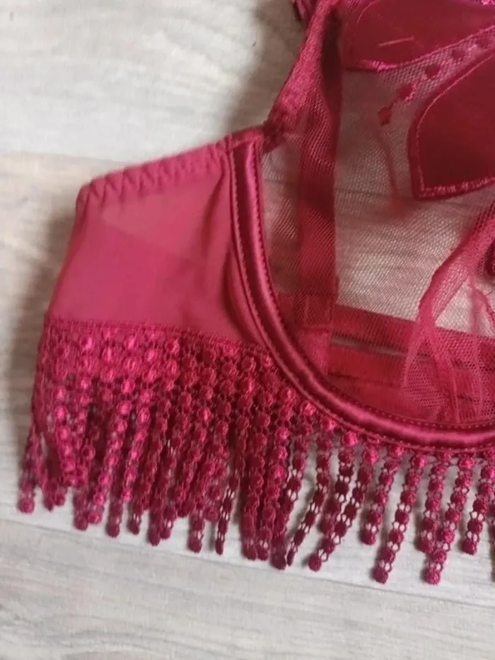 Soutien gorge simone Pérèle 85 B neuf avec armature grande qualité jamais porté - photo numéro 5