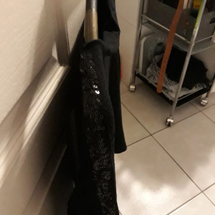 Haut noir - photo numéro 3