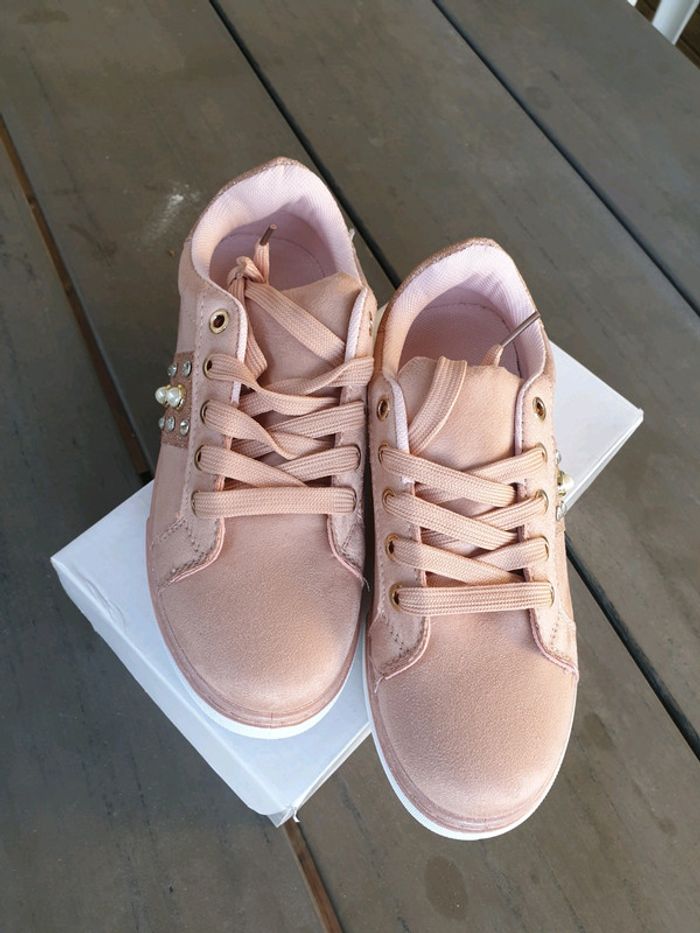 Baskets Neuves strass perles et paillettes pointure 34 - photo numéro 2