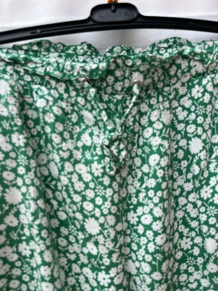 Short fleuri vert Kiabi 46/48 - photo numéro 3