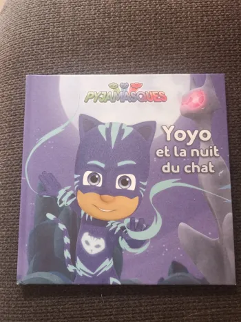 Livre pyjamasques yoyo et la nuit du chat collection Burger King