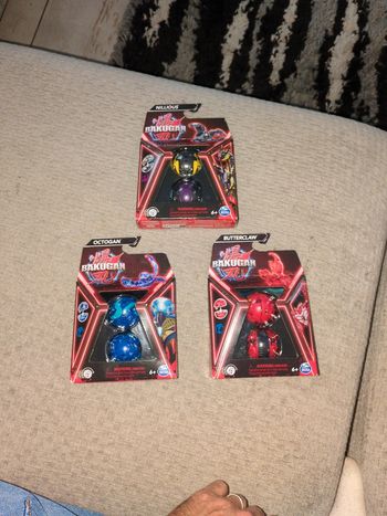 Lot de 3 boîtes de figurines Bakugan
