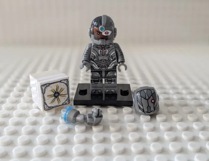 Figurine DC Comics : Cyborg, style lego