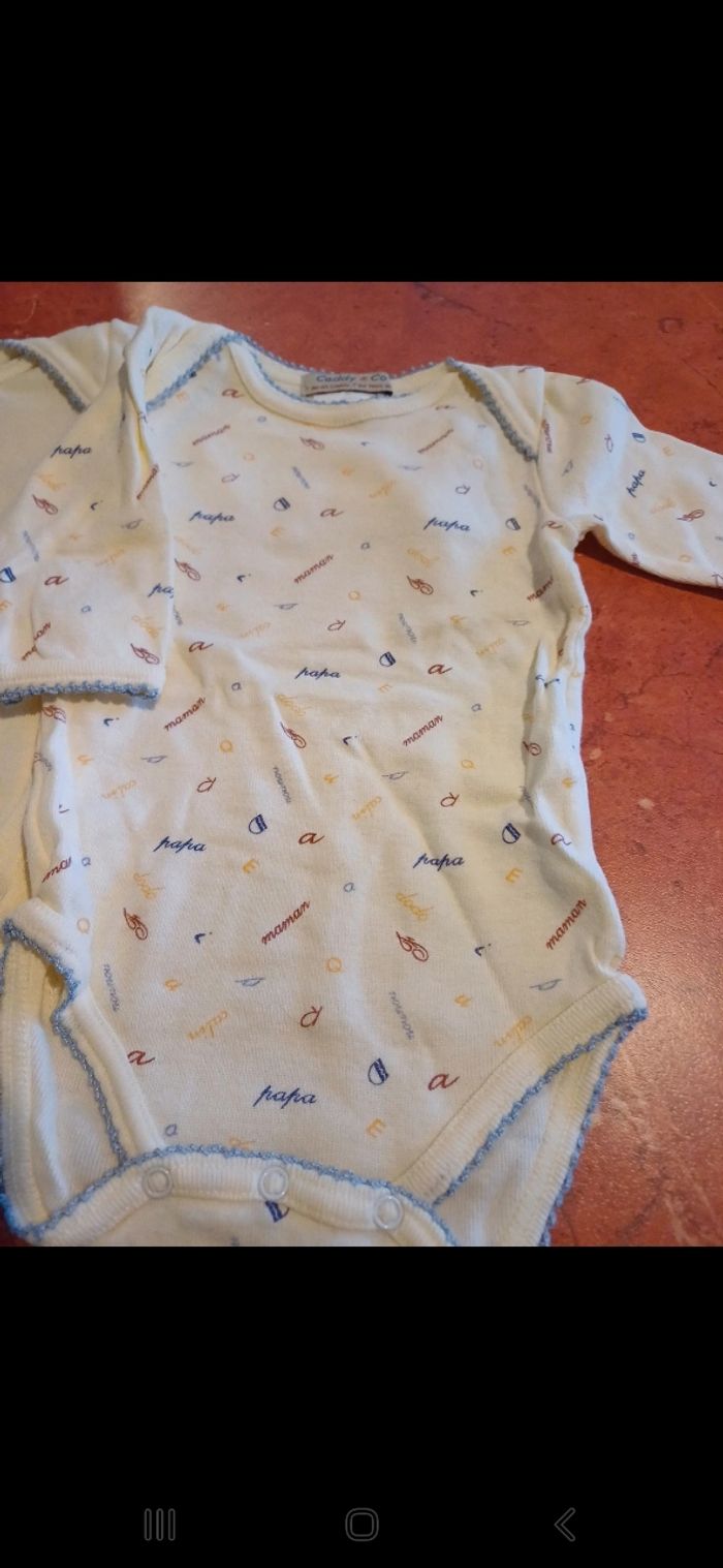 Lot de 2 bodies bébé taille 3 mois - photo numéro 2